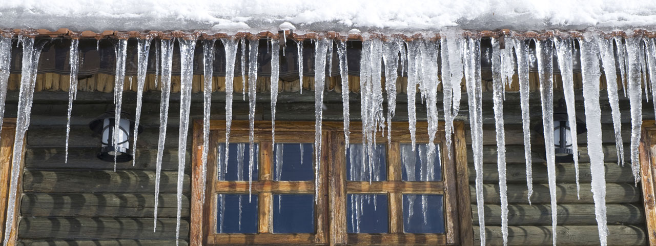 spray foam prevents ice dams by providing proper insulation in Gatineau attic spaces